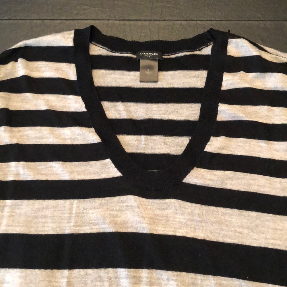 *SOLD* Ann Taylor Black and Gray Striped Tunic - Picture 5 of 5